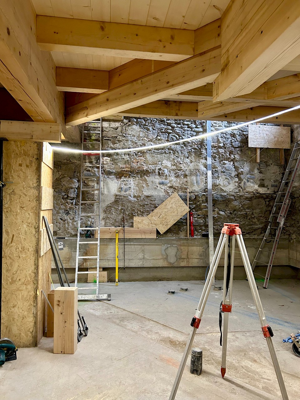 REALISATION DE LA TREMIE DE L'ESCALIER DROIT / SEPTEMBRE 2025